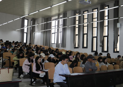 青春砺行，逐梦启航｜性爱短视频
2026届本科生实习总结暨毕业就业工作会议顺利召开
